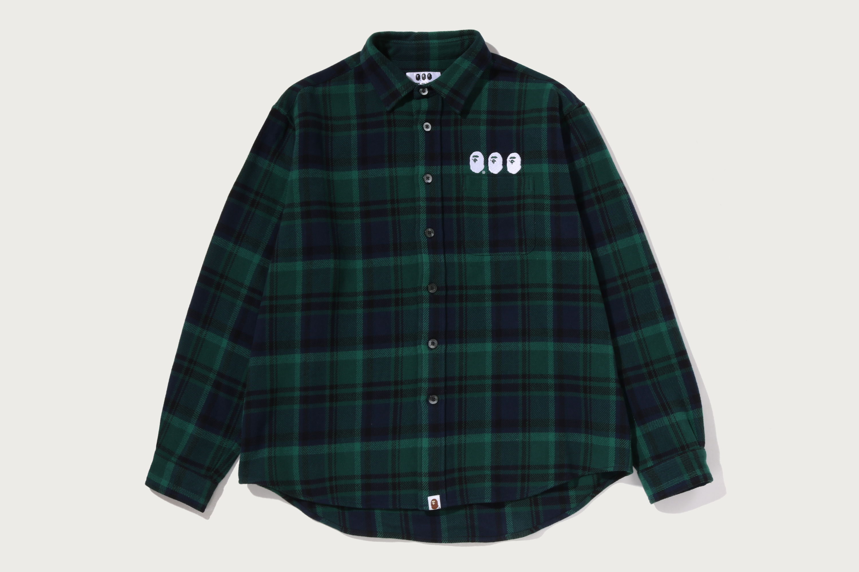 BAPE × COMME des GARÇONSのグリーンとネイビーのチェックシャツ。胸に3つのAPE HEAD